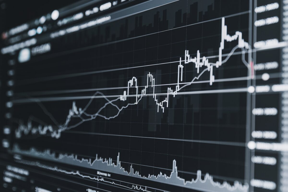 Les financements négatifs du bitcoin sur plusieurs jours indiquent un excès de ventes à découvert : Vers un retournement du marché ?